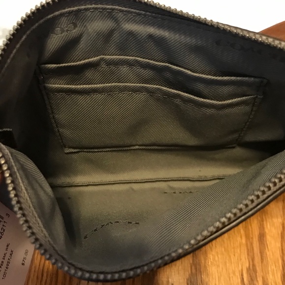 NWT Coach Wristlet Or Small Wallet - Picture 7 of 11